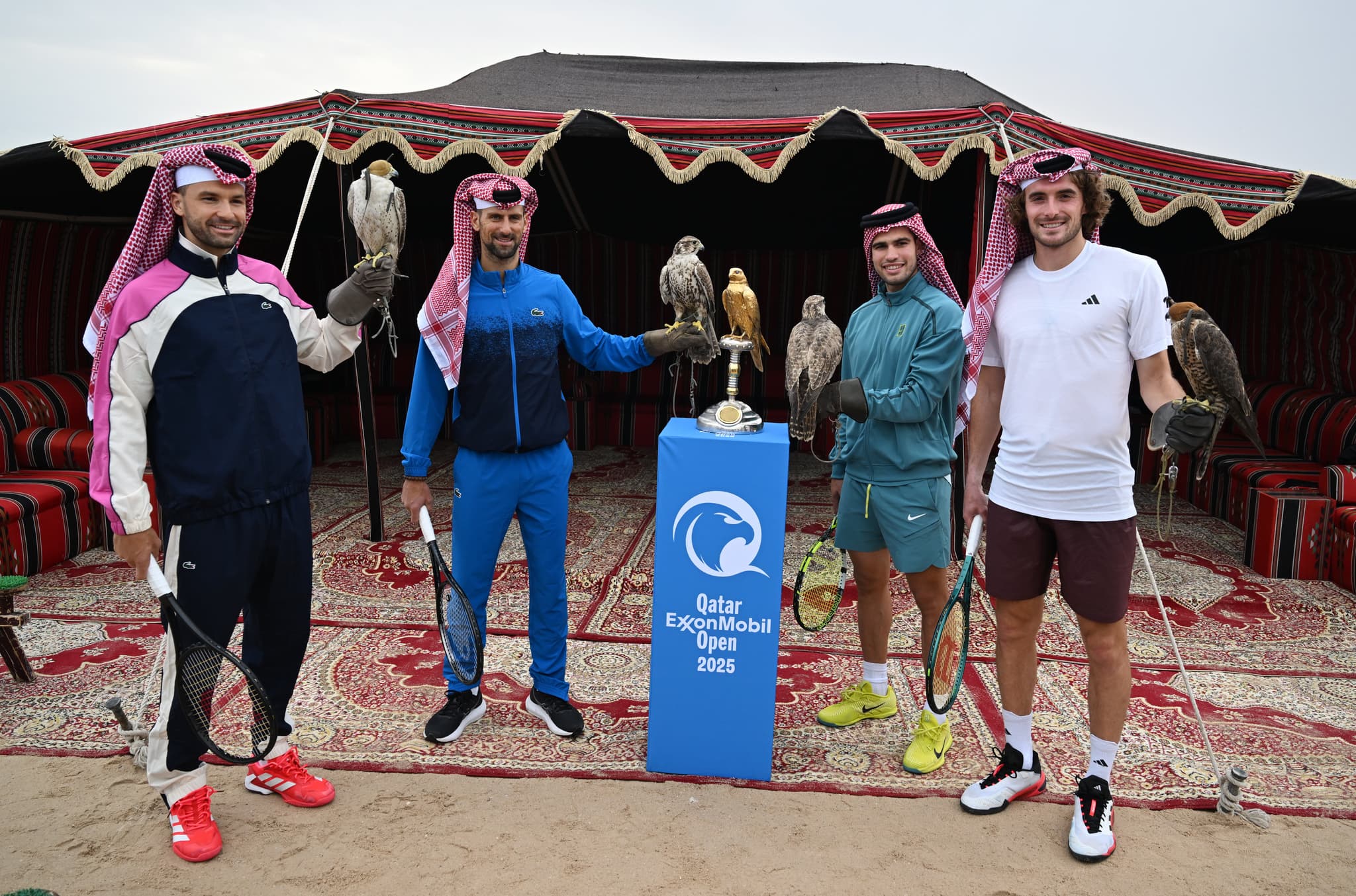 Tennis stars take to the sands in breathtaking camel photo stunt