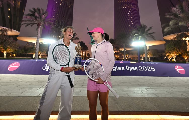 Aryna Sabalenka and Iga Świątek strike a pose at Lusail Towers: Tennis ...